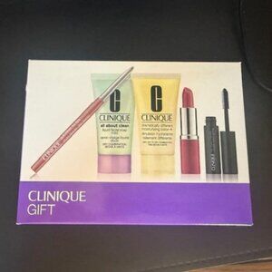 Clinique Love Your Skin 6 Pcs Makeup Skincare New travel sizes !!
